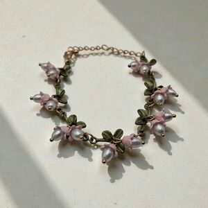NWT Lily Of The Valley Chain Bracelet